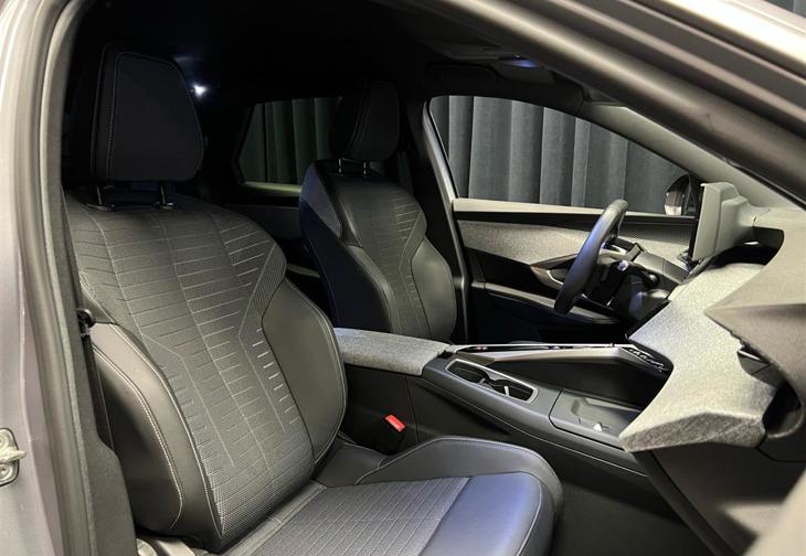 Billede 10 af Peugeot e-3008 EL Allure 210HK 5d Aut.